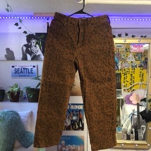 Universal thread size medium leopard print jeans